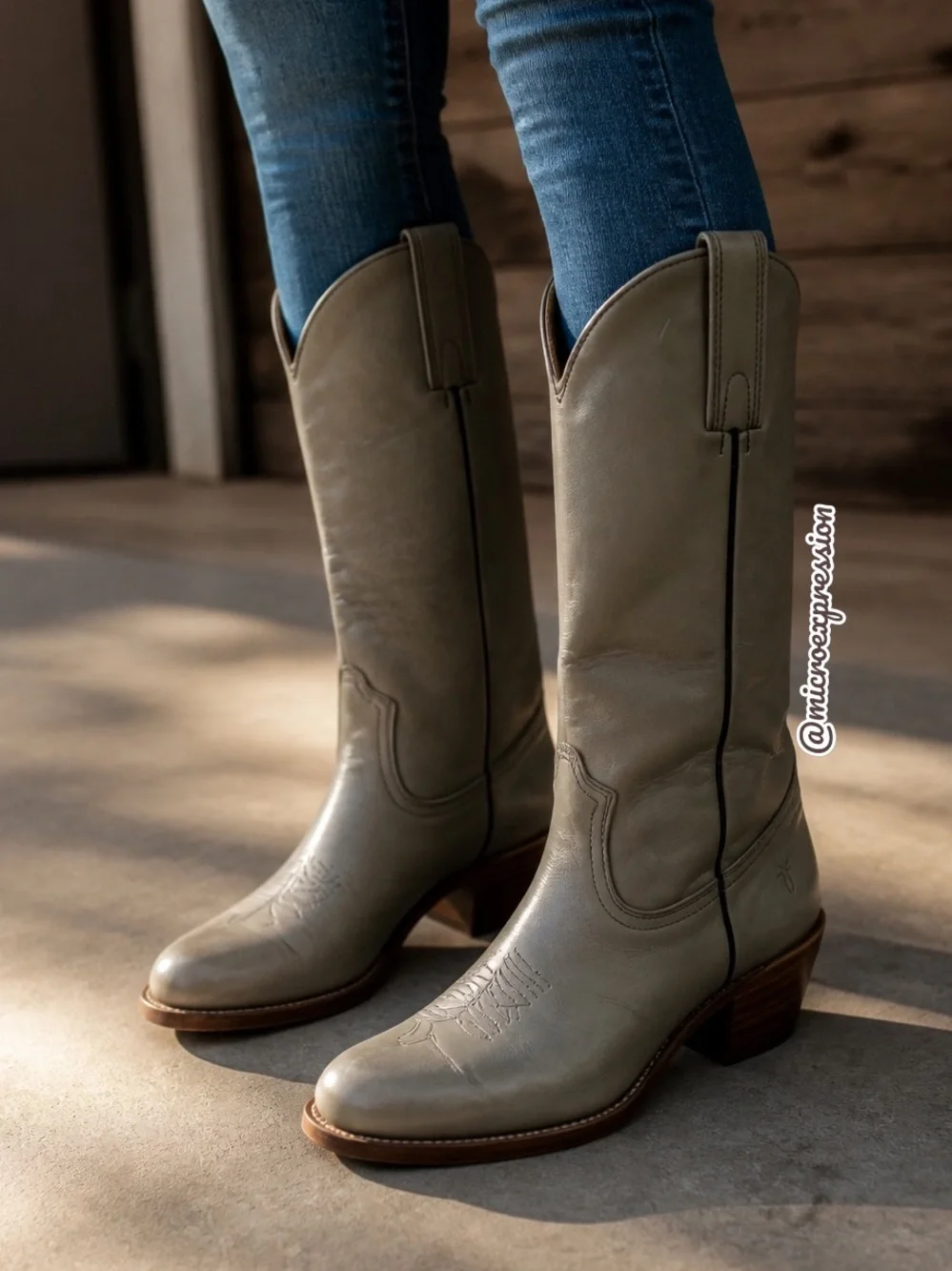 1980 Frye VINTAGE Grey Leather Embroidered Western Fall/Summer Cowboy Boho Boot